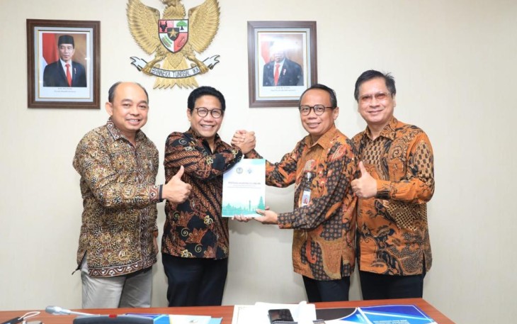 Menteri Desa, PDTT saat menerima Audiensi terkait Pelaporan Hasil Munas I Asosiasi BUM Desa Bersama LKD dan Kesepakatan Akuntansi BUM Desa. Kamis, 1 Desember 2022. Foto : Didi  Humas Kemendesa.