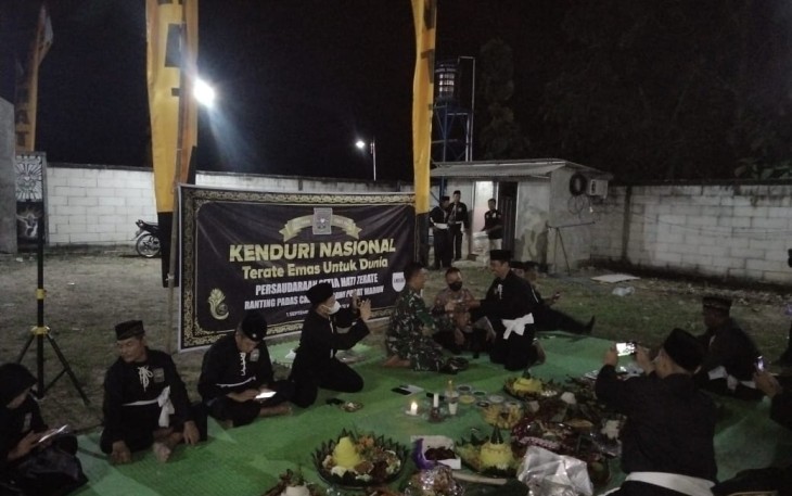Anggota Koramil Padas saat Pantau Kegiatan di Wilayah Binaannya 