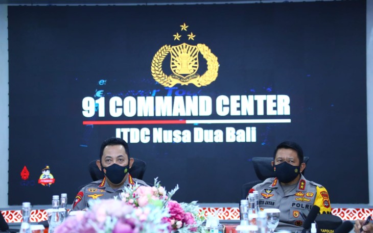 Kapolri saat meninjau 91 Command Center di Bali