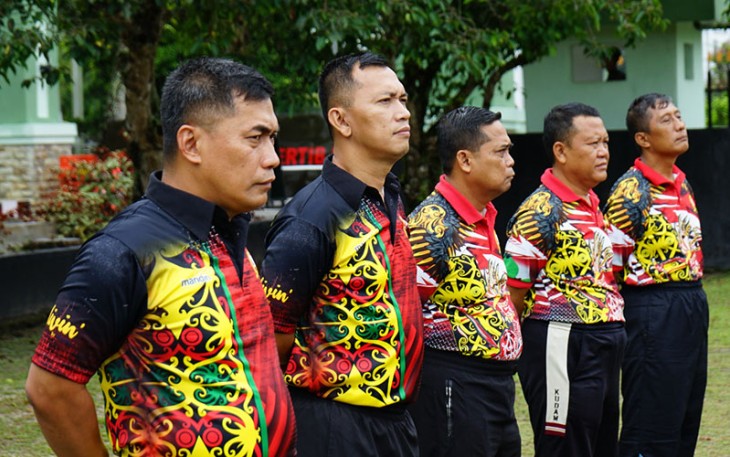 Dandim Palangka Raya (dua dari kiri) saat Hadiri Upacara Peringatan HAORNAS ke-39 di Makorem 102 Panju Panjung 