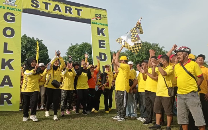 Ribuan Orang Ikuti Jalan Sehat HUT ke-58 Golkar di Kediri