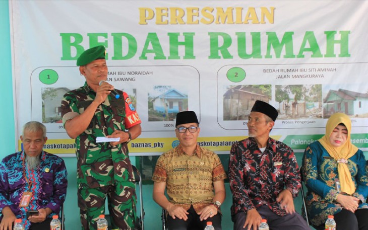 Kodim 1016 Palangka Raya Bersama Baznas saat Resmikan Bedah Rumah Layak Huni