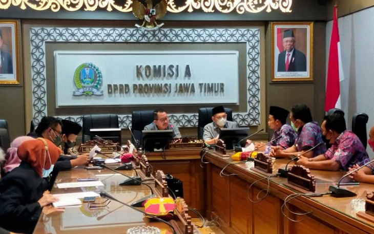 Beberapa pengurus PPDI saat menemui DPRD Jatim, Senin (4/4/2022).