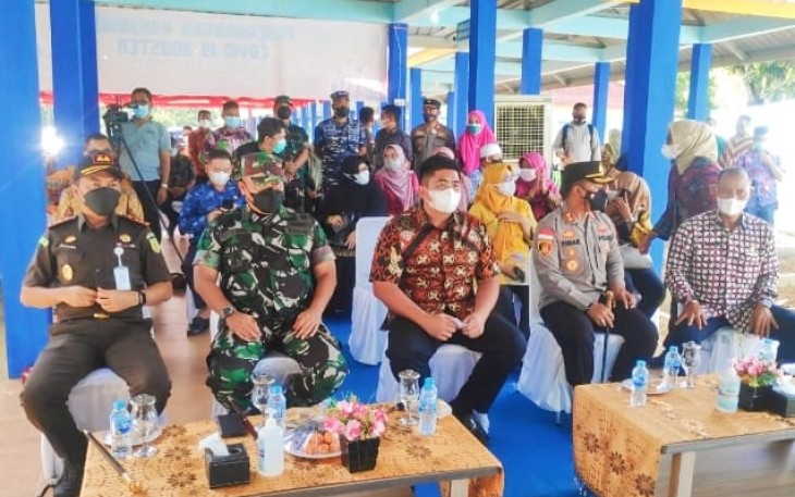 PLT Bupati Bintan Roby Kurniawan lounching Vaksin booster Tahap Awal Ini Kita Sasar Dahulu Para Lansia, dan Kelompok Rentan Lainya