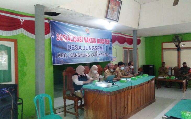 Sosialisasi vaksinasi Booster di Desa Jungsemi Kecamatan Kangkung Kabupaten Kendal, Senin (7/2/2022)