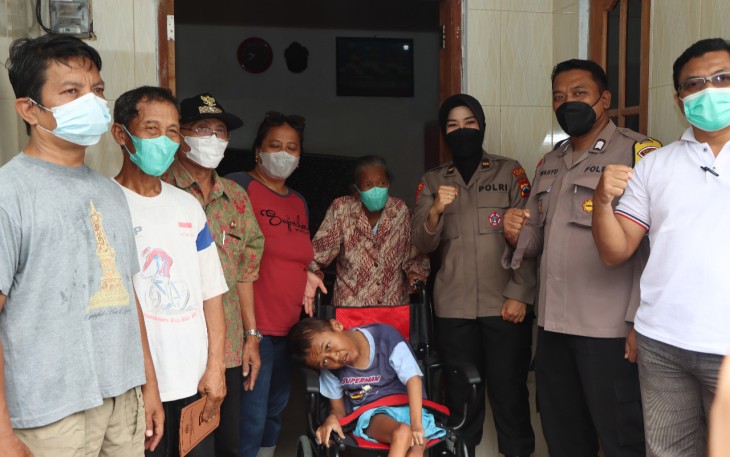 Baksos Polwan Polres Klaten kepada penyandang disabilitas