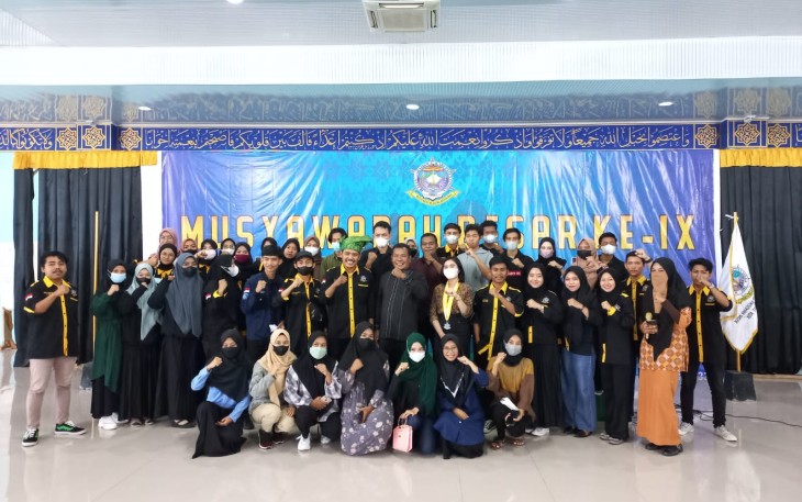 Foto bersama Wakil Ketua DPRD Kabupaten Lingga, Aziz Martindas, saat menghadiri Mubes IMKL Kota Tanjungpinang, di Aula Nur Ilahi, Tanjungpinang