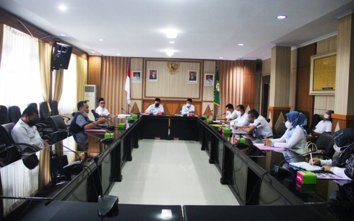 Rapat tindak lanjut penataan bangunan View Tower dan Kawasan Lapangan Merdeka, di Ruang Rapat Rafflesia Kantor Gubernur Bengkulu