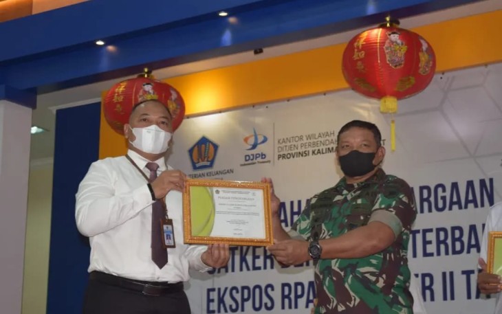 Luar Biasa, Danrem 121/Abw Raih 2 Penghargaan