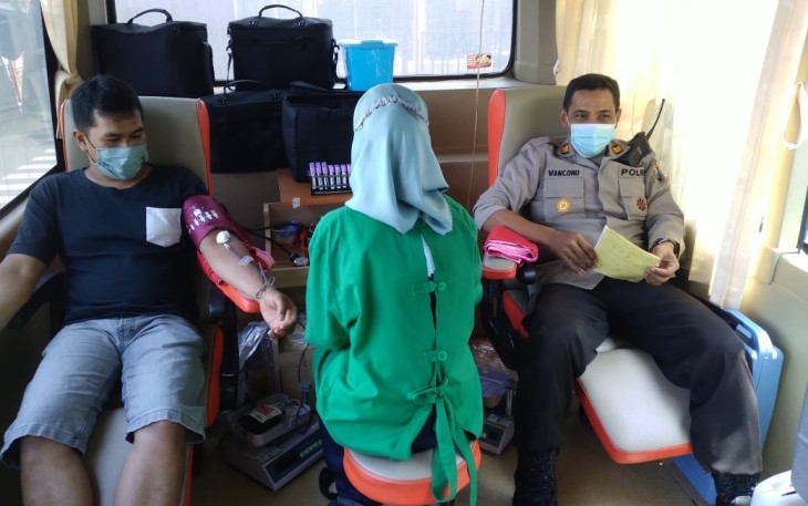 Donor darah di Kantor Camat Gondang, Tulungagung