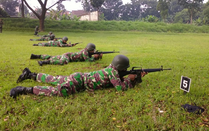 Asah Kemampuan Prajurit, Kodim 0507/Bekasi Gelar Latihan Menembak 
