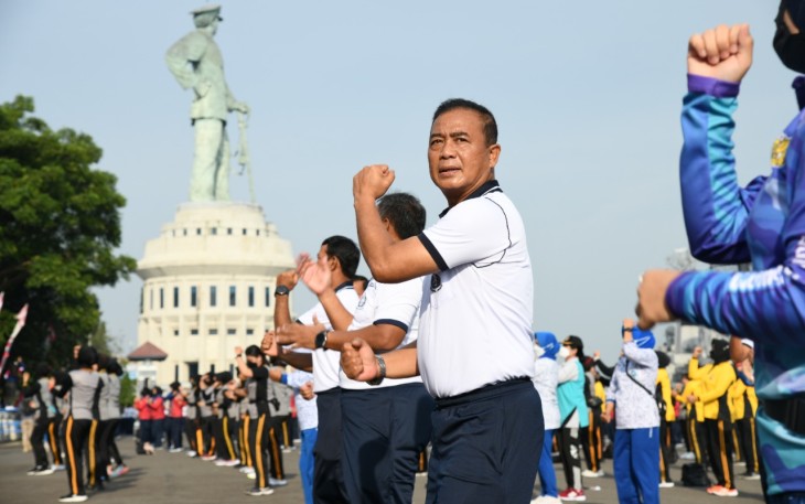 Gubernur AAL Olahraga Bersama KASAL