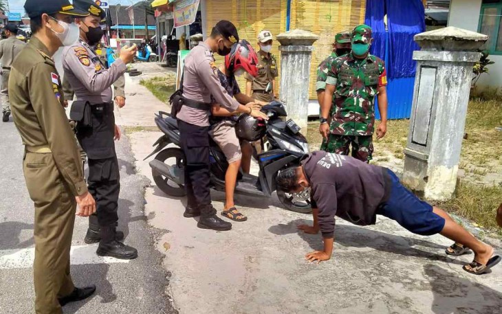 Babinsa Katingan Hilir Bersama Babinkamtibmas Rutin Gelar Operasi Yustisi