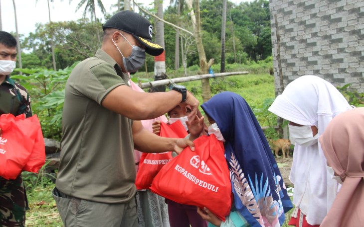 Grup 1 Kopassus Bagikan 1.500 Paket Sembako Untuk Masyarakat Banten  