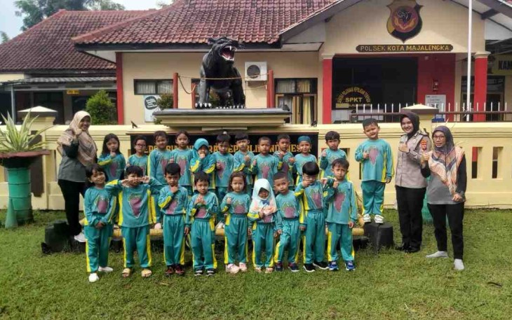 Polisi Sahabat Anak, TK Abata Sambangi Polsek Majalengka Kota