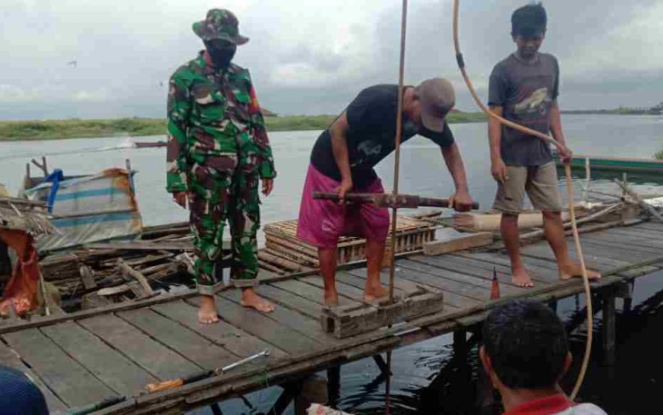 Warga Buat Sumur Bor