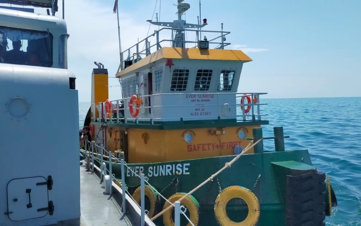 Patroli kapal TNI AL 