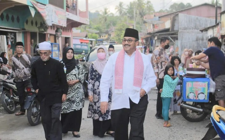 Bupati Pasaman saat safari Ramadan di Alahan Mati