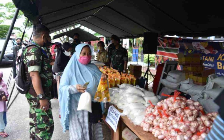 Lanud Supadio Gelar Bazar Murah