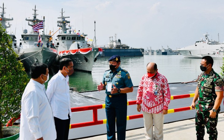 Peluncuran holding  dan program strategis BUMN industri pertahanan oleh Presiden