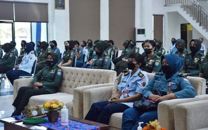 Ceramah inspirasi Wanita TNI di Kalbar  dalam rangka hari Kartini 