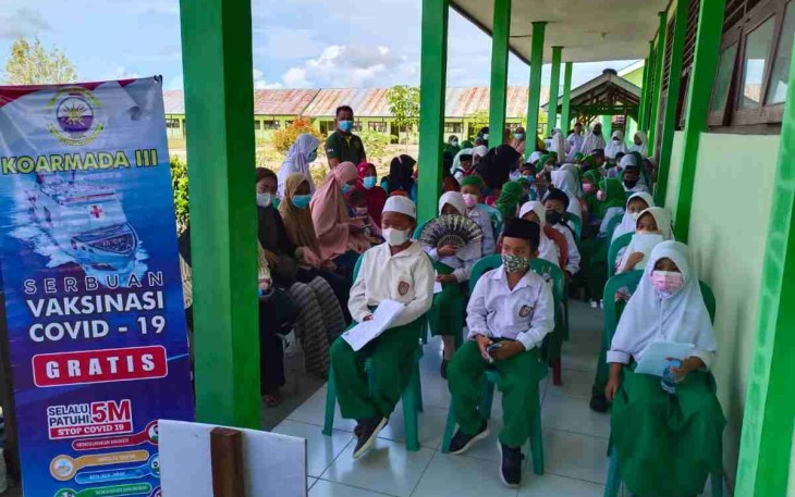 Vaksinasi Covid-19 Madrasah Ibtidaiyah Negeri Kab Sorong. Kamis (21/4/22)