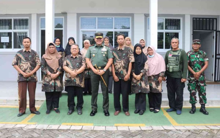 Danrem 052/Wkr bersama pengurus Yayasan Kartika Jaya. Kamis (28/4/2022)