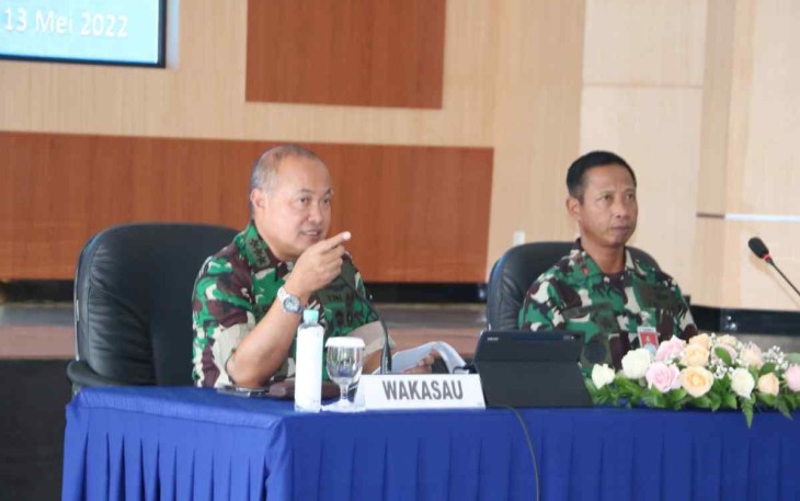 Wakasau saat memberikan arahan di Mako Koharmatau Bandung. Jum'at (13/05/2022)