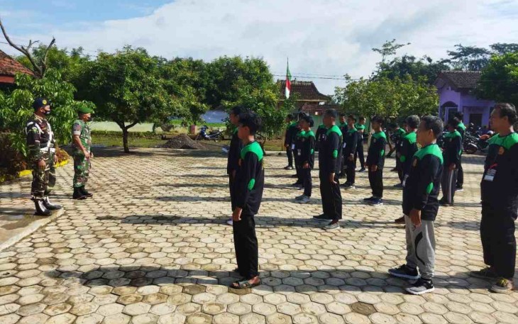 Latihan PBB Diksar Banser di desa Macanan. Rabu (18/05/2022)