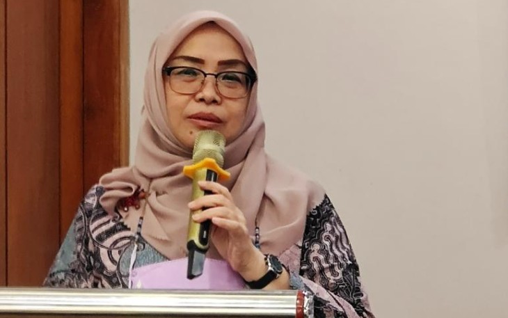 Irene Swa Suryani saat memberikan Pembekalan Tenaga Pendamping KUR di NTB dan Kaltim