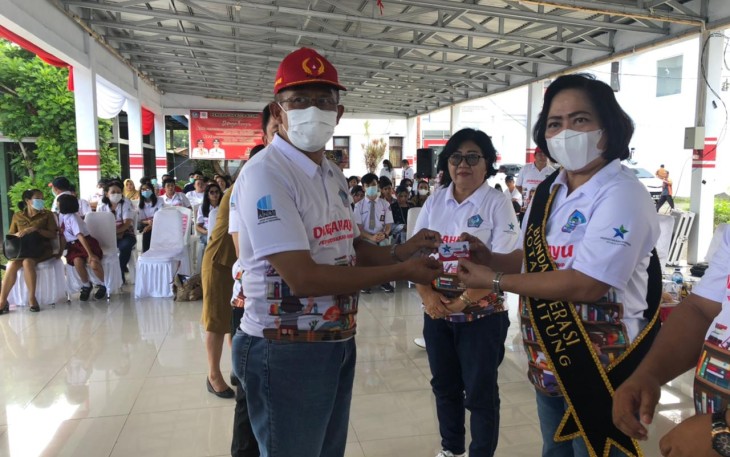 Bunda literasi saat menerima kunjungan Road Show Perpustakaan dan Kearsipan