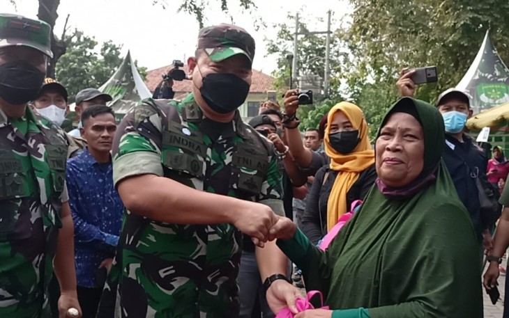 Kapendam Jaya saat jumpai Warga di lokasi TMMD