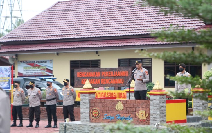 Wakapolda Bengkulu Brigjen Pol Drs Umardani, saat memimpin apel pagi di lapangan Satya Haprabu, Polres Rejang Lebong, Selasa (31/5/2022).