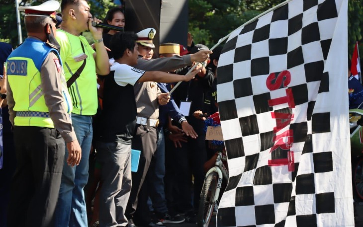 Pelepasan lomba maraton dalam rangka hari lahir Pancasila di Makassar
