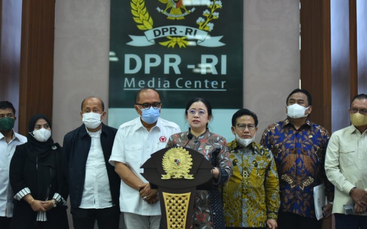 Puan Maharani saat memberikan keterangan pers usai audensi dengan BPK RI 