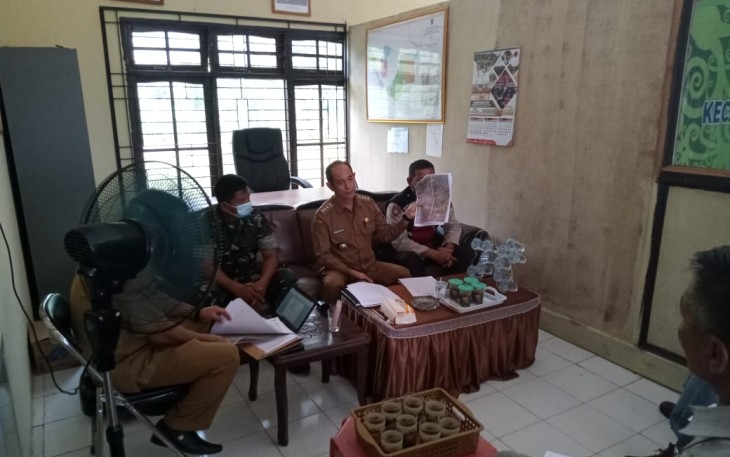 Dampingi Camat mediasikan sengketa lahan warga