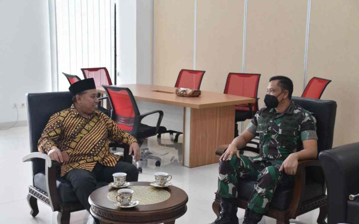 Kunjungan silaturahmi Danrem bersama Rektor Unsoed di Purwokerto 