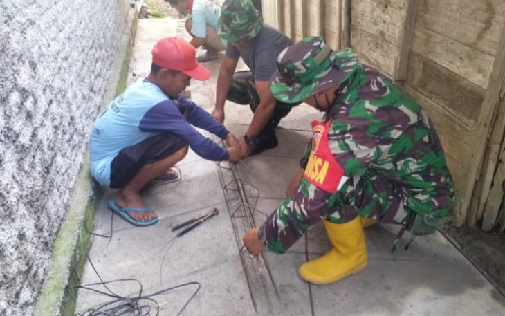 Bantu warga binaan membuat MCK
