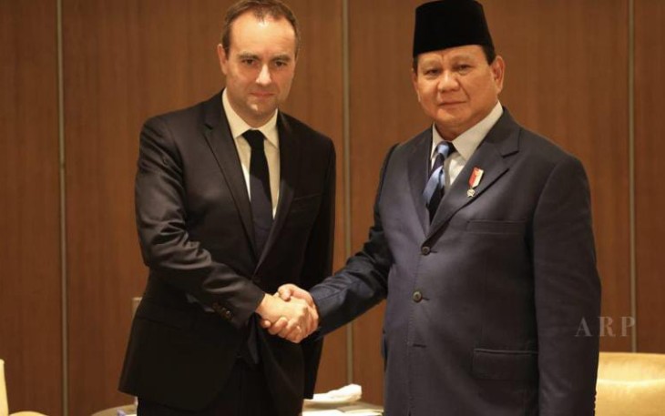 Menhan Prabowo Subianto bersama Menhan Prancis saat pertemuan IISS Singapura