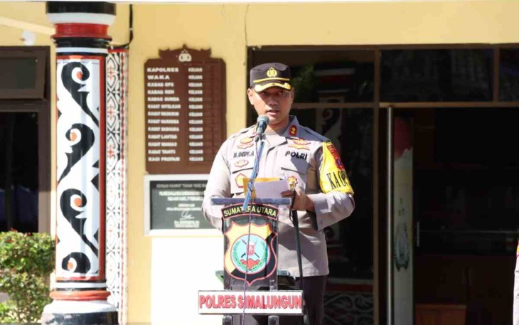 Kapolres saat memberikan arahan apel personel operasi patuh Toba di Mapolres Simalungun 