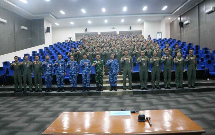 Foto bersama penutupan Latihan Mission Oriented Training (MOT) TA.2022 di Lanud Iswahjudi 
