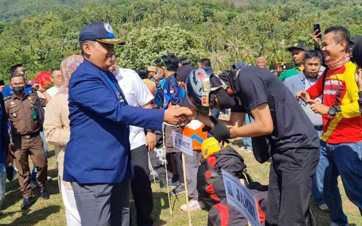 Danlanud Sutan Sjahrir saat memberikan support peserta kejurnas TROI