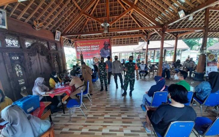 Serda Heri dampingi warga binaan vaksinasi booster