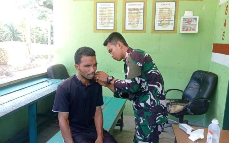 Bantu warga operasi ringan kecelakaan kerja di perbatasan 