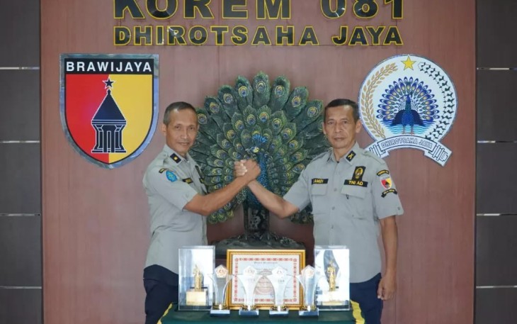 Kapenrem 081/DSJ bersama Paur Penrem 081/DSJ