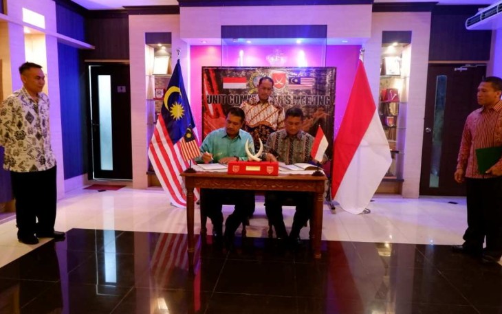 Kasrem 121/Abw (kanan) saat penandatanganan hasil UCM