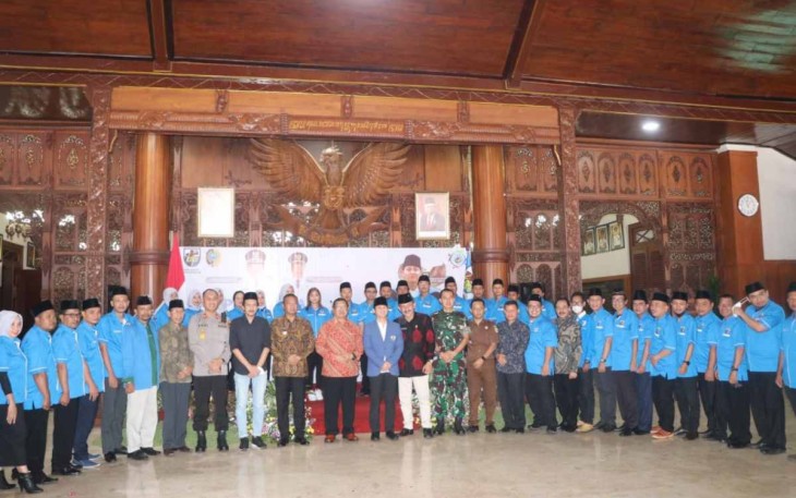 Swafoto bersama pengurus DPD KNPI Kabupaten Tulungagung 