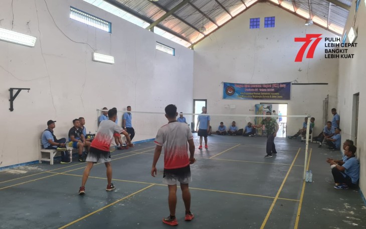Pertandingan bulutangkis menyambut HUT RI Ke-77 