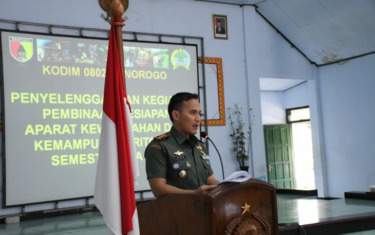 Dandim 0802/Ponorogo Letkol Inf Hirta Juni Adriansyah saat membuka Binsiap Apwil dan Puanter