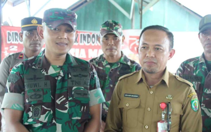 Dandim 1001/HSU-BLG Letkol Inf Dhuwi Hendradjaja saat mberikan keterangan pers usai meninjau lokasi TMMD Ke-115